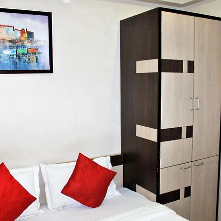 Reliable Inn Kolkata Ngoại thất bức ảnh