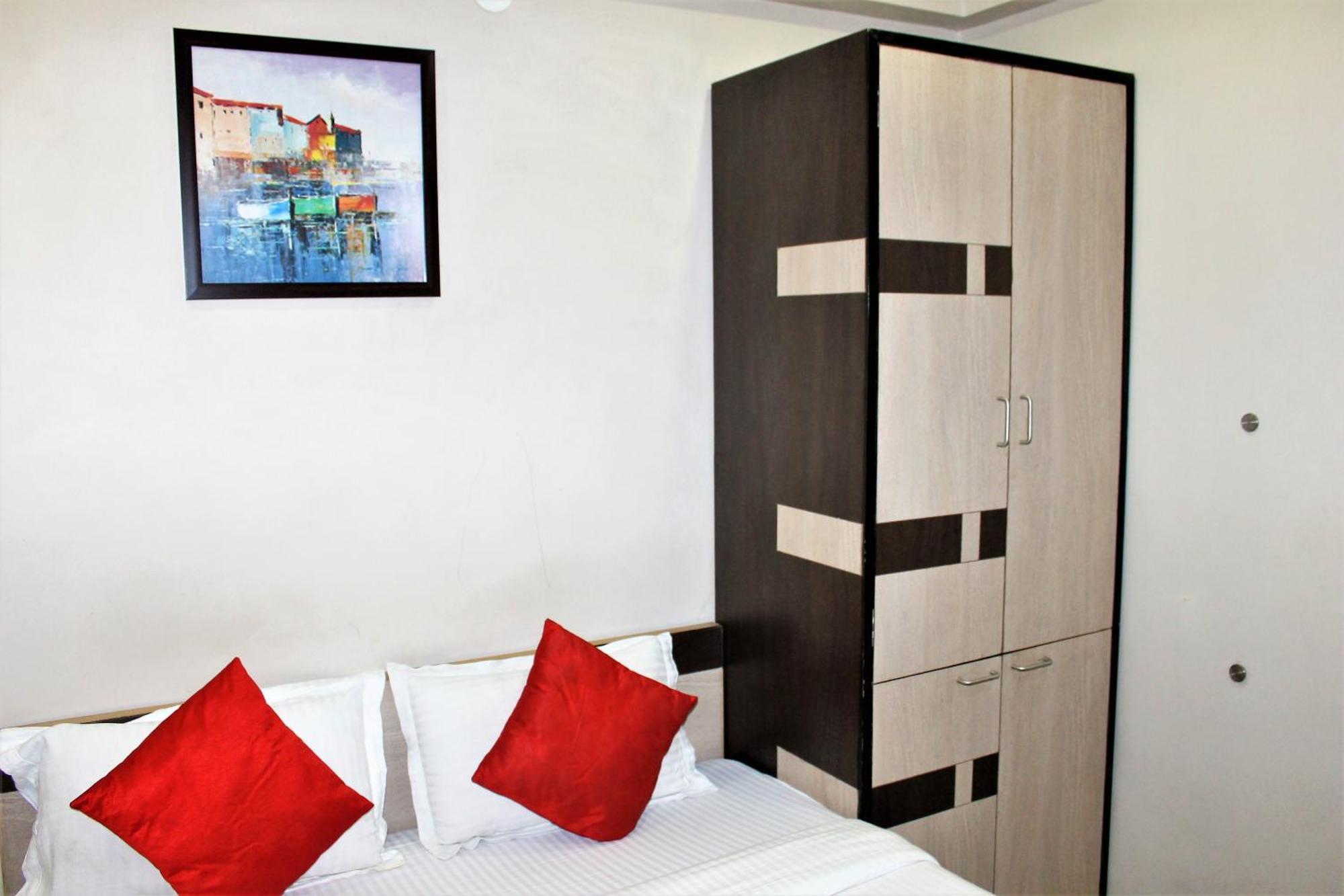 Reliable Inn Kolkata Ngoại thất bức ảnh