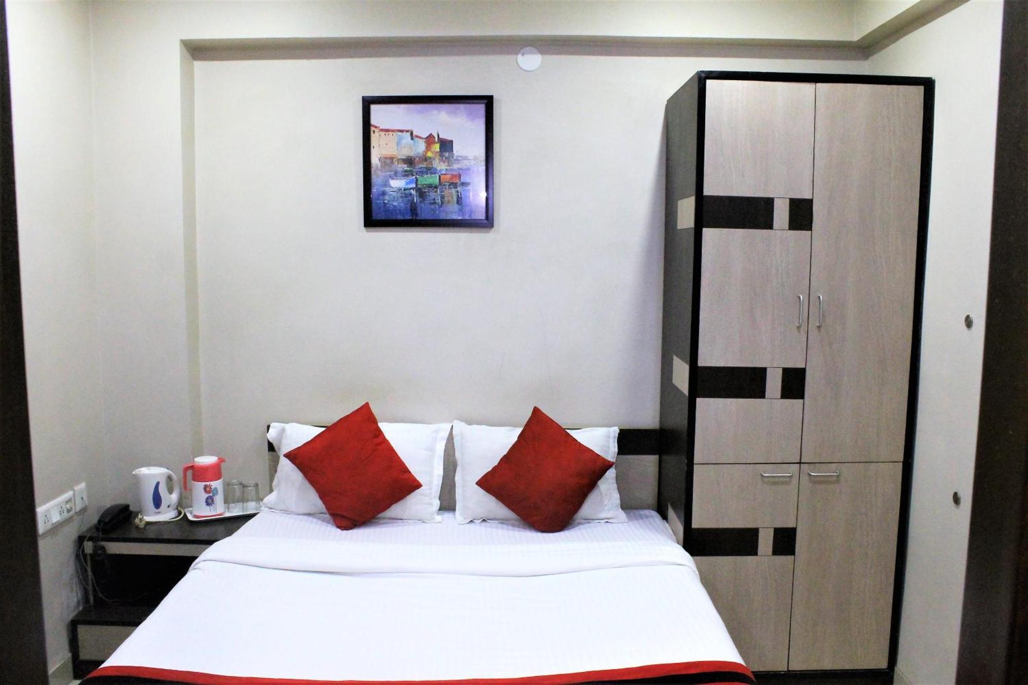 Reliable Inn Kolkata Ngoại thất bức ảnh