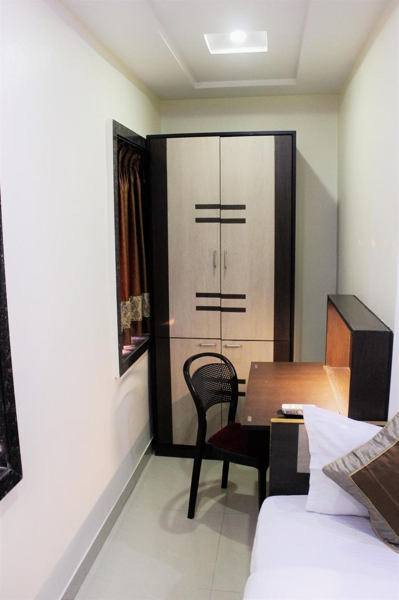 Reliable Inn Kolkata Ngoại thất bức ảnh