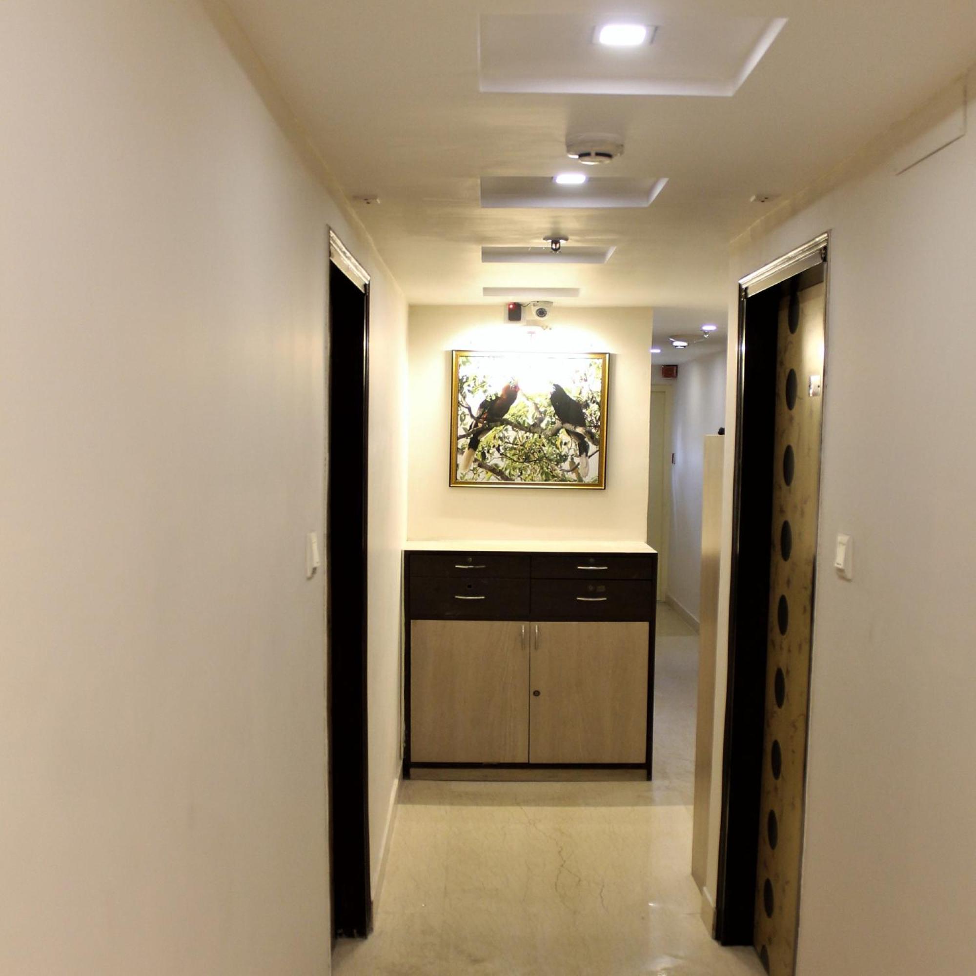 Reliable Inn Kolkata Ngoại thất bức ảnh