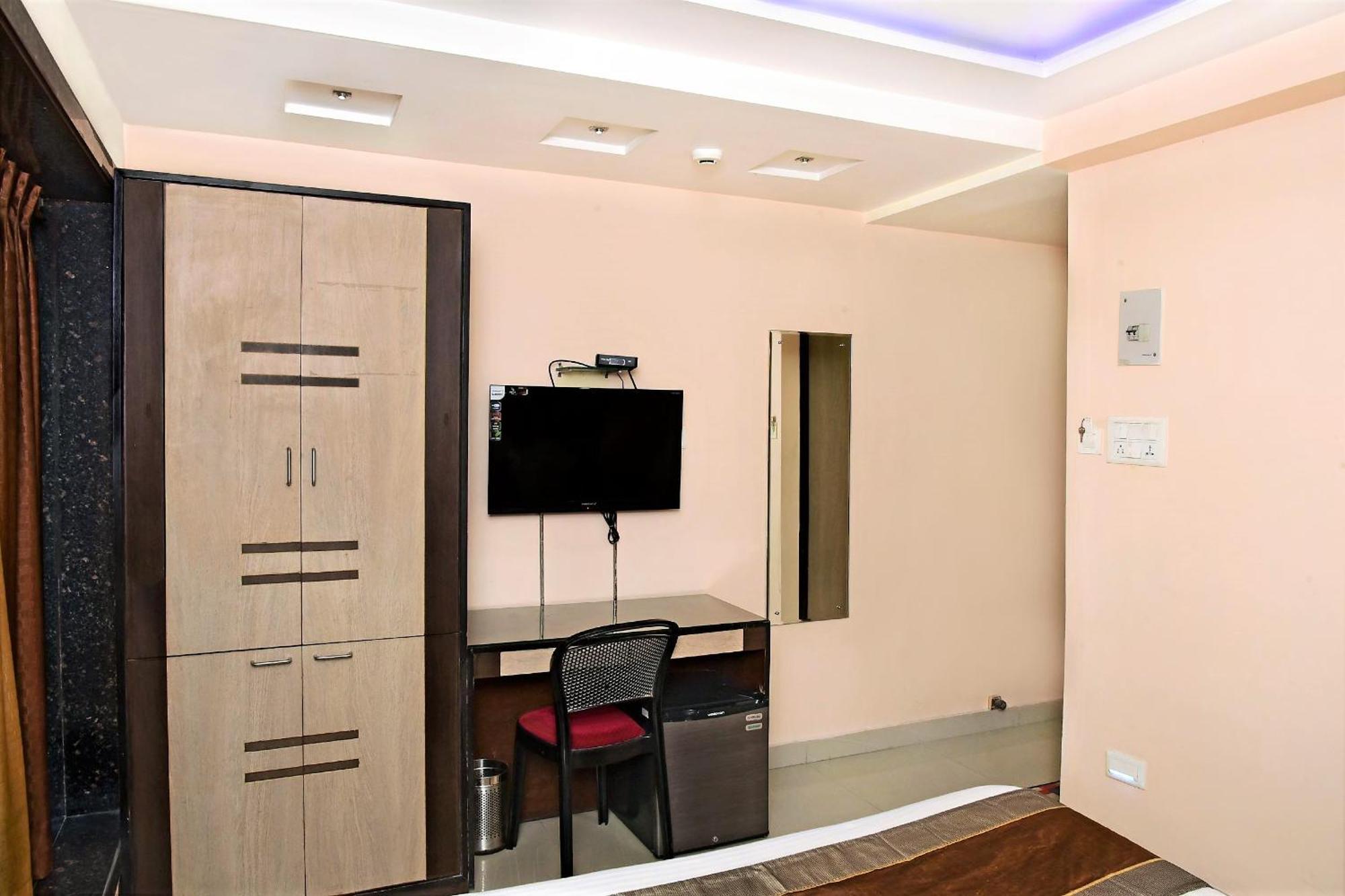 Reliable Inn Kolkata Ngoại thất bức ảnh