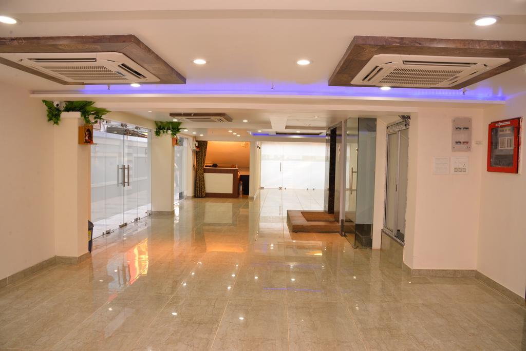 Reliable Inn Kolkata Ngoại thất bức ảnh